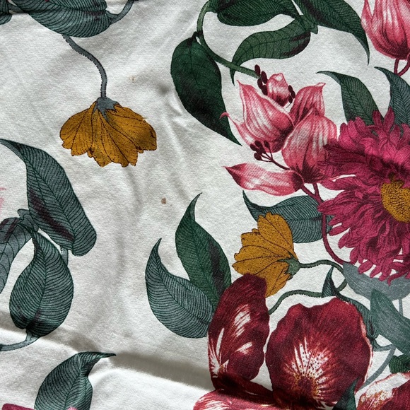 H&M Tablecloth, 145X200cm - Picture 5 of 5